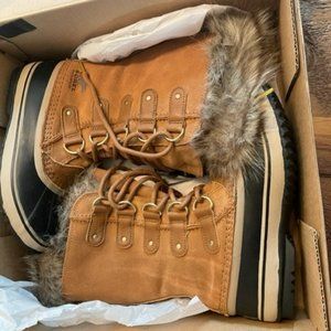 NEW Sorel Joan of Arctic Winter boots in camel brown and black size 6.5